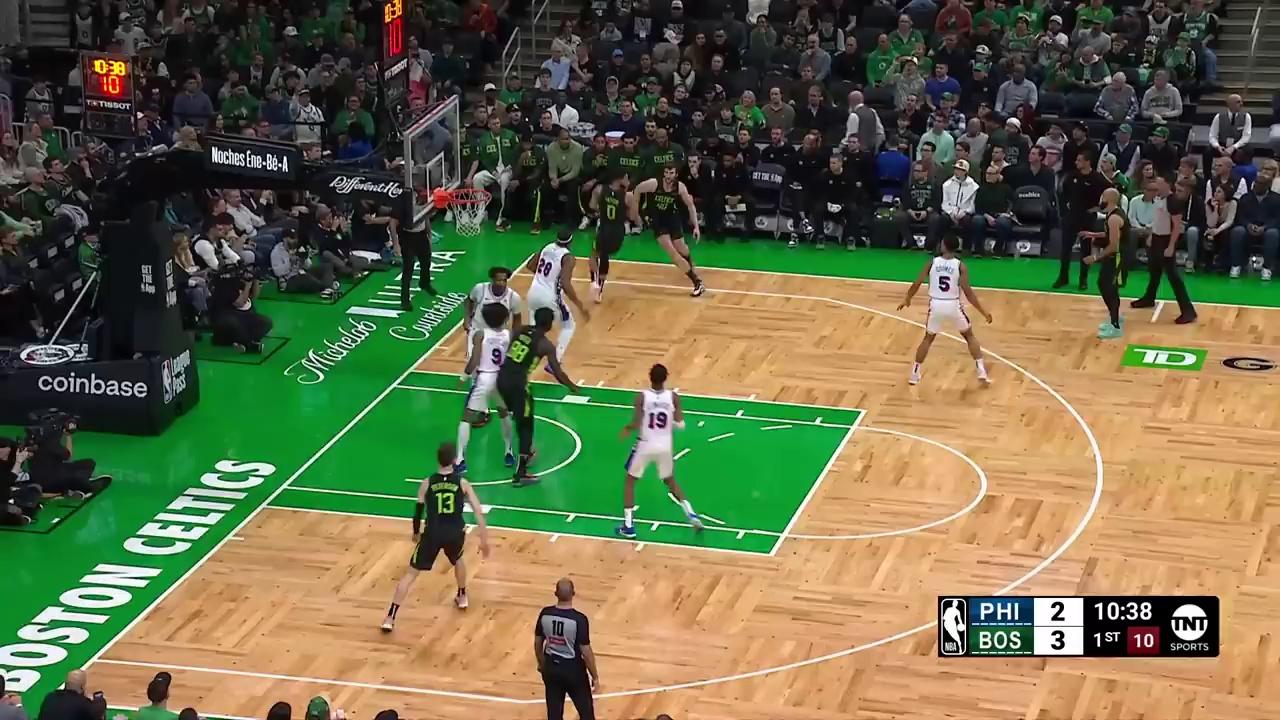 ayx games-塔图姆迎来七赛季出色发挥，美国队观众热烈欢呼！赛场气氛高涨-ayx games