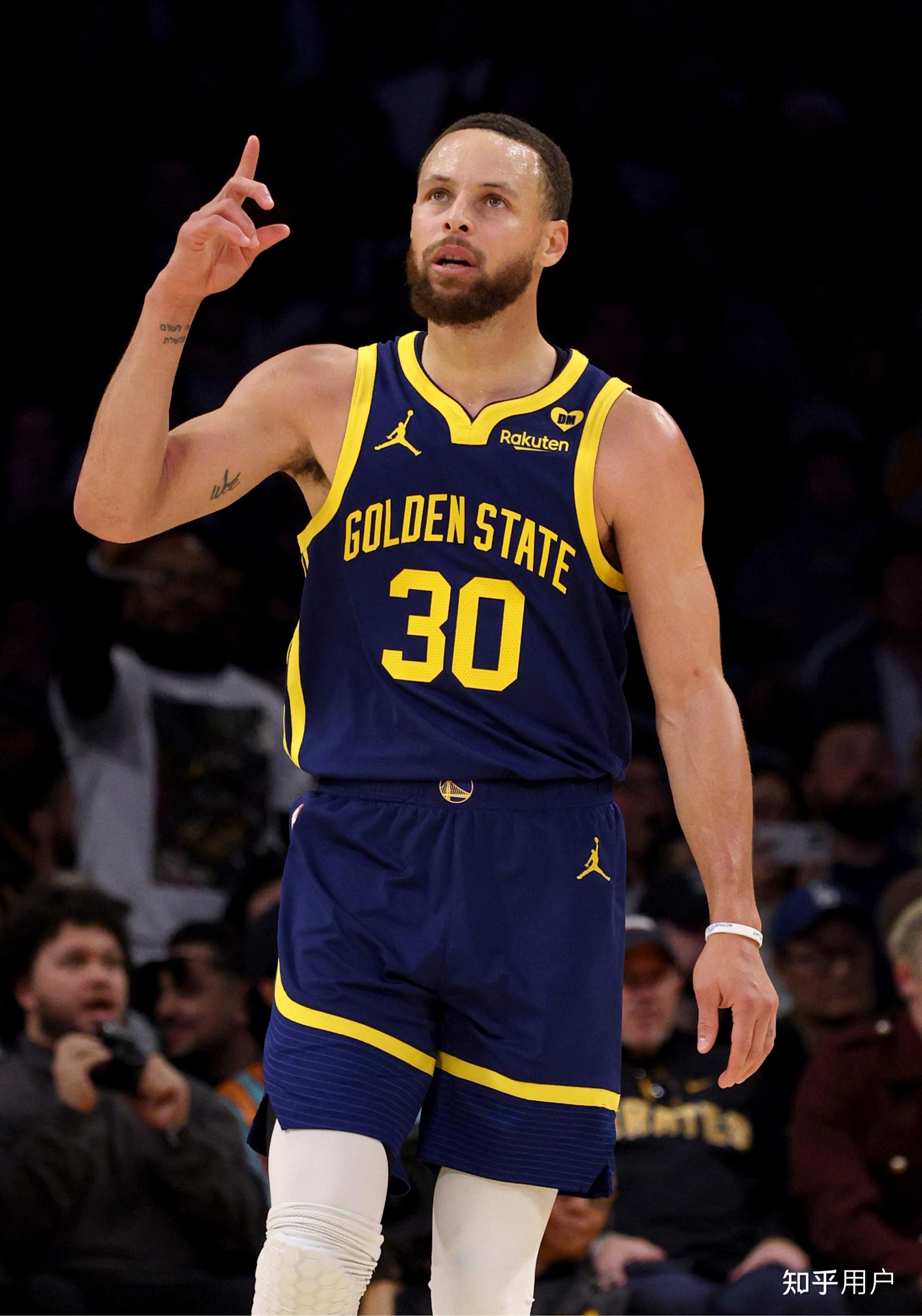 爱游戏体育app-关于NBA总决赛倒计时，犹他爵士冲刺阶段复出首秀，细节引发关注，气氛紧张，身体对抗强度拉满的信息-爱游戏体育app